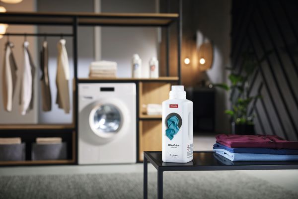 Средство для стирки цветного белья UltraColor Refresh Elixir WA UCRE 1501 L 1,5л Miele купить в #REGION_NAME_DECLINE_PP# | Всегда в наличии! | Артикул 12138040 | Официальный сайт